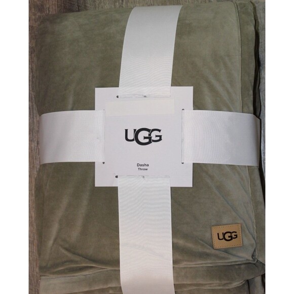 UGG Dasha Reversible Shearling Lined 50" x‎ 70" Throw Blanket Sage Green NEW! - Picture 1 of 3